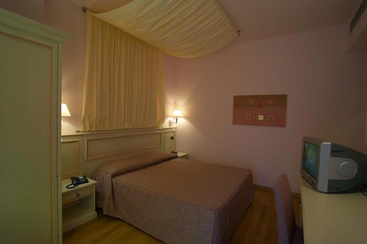West Florence Campi Bisenzio Bagian luar foto